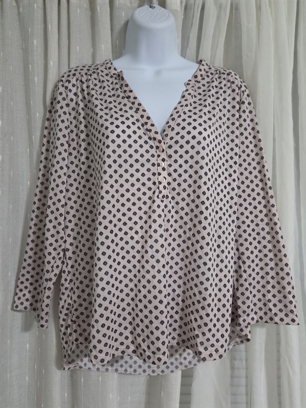 H&M Light Pink Printed V-Neck Button Blouse